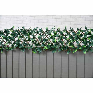 B&M Expanding Artificial Laurel Leaf Trellis 180 X 30cm 3 B&M Expanding Artificial Laurel Leaf Trellis 180 X 30cm - Image 3